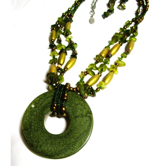 Pendant Necklace and Earring Set Emerald and Gold Beads and Gemstones 14 Inches - Picture 6 of 6